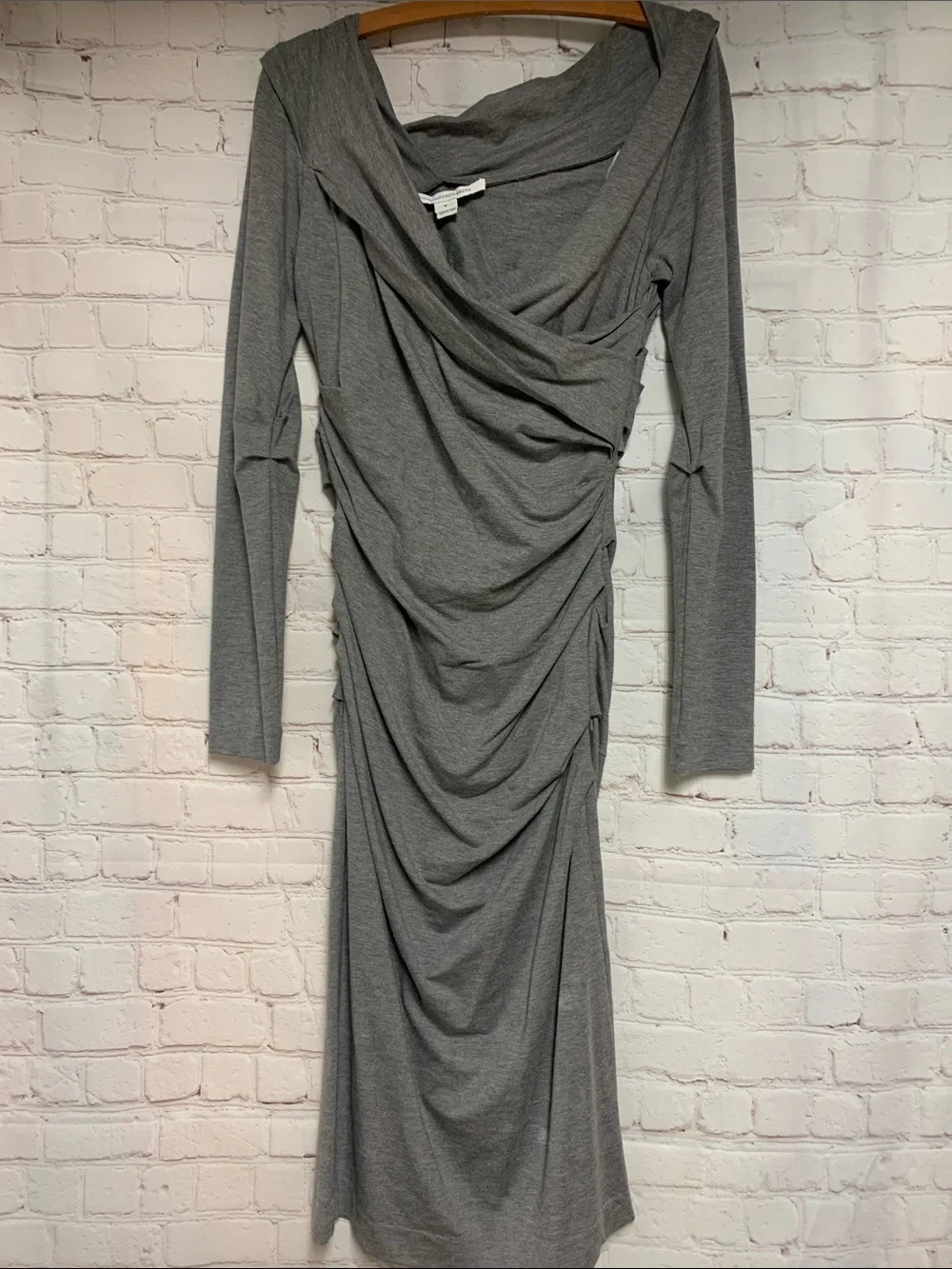RARE Diane von Furstenberg Bentley Ruched Fitted Dress Medium - Picture 2 of 6